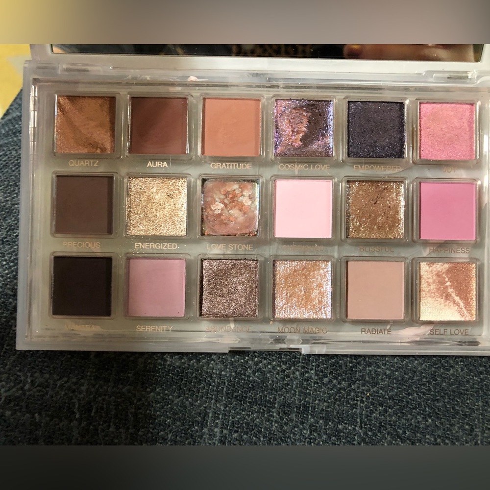 Huda Beauty Rose Quartz palette